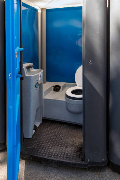 Best Portable bathroom rental  in Akron, OH