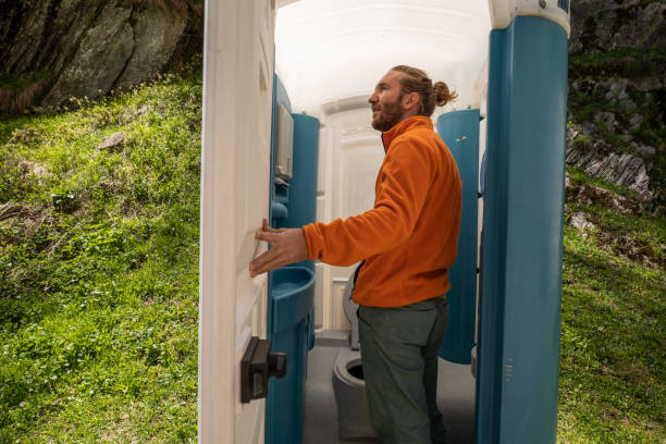 Best Portable bathroom rental  in Akron, OH